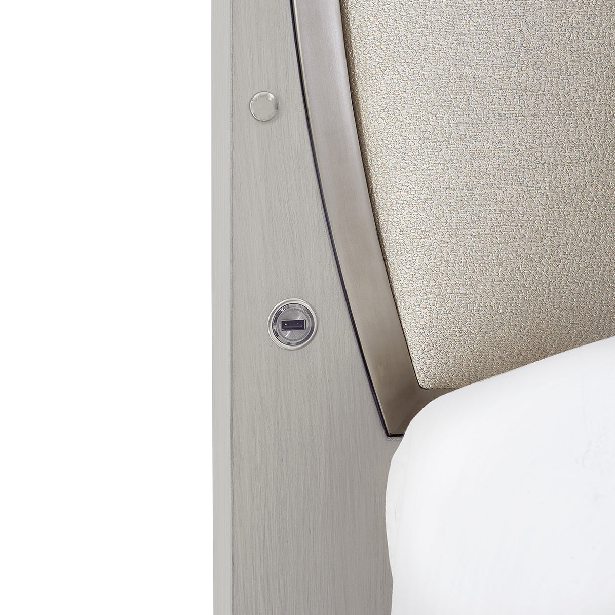 Eclipse Moonlight Queen Bed W/lights from Michael Amini - Luna Furniture
