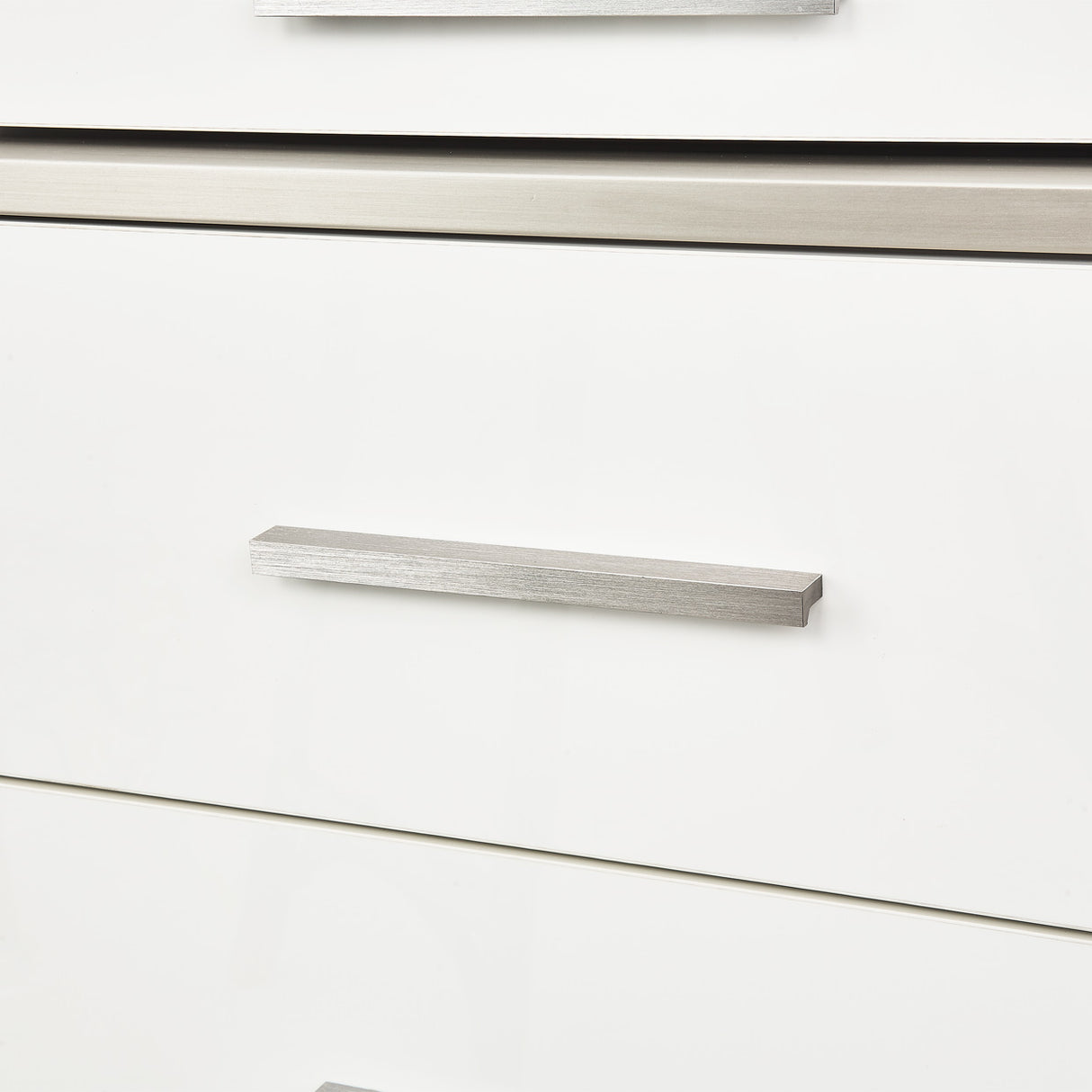 Marquee Cloud White 7-drawer Vertical Chest from Michael Amini - Luna Furniture