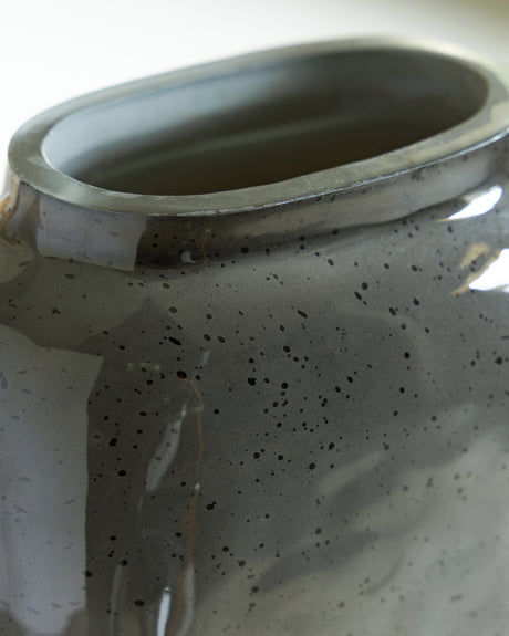 Kierlain Gray/Black Vase from Ashley Furniture - Luna Furniture