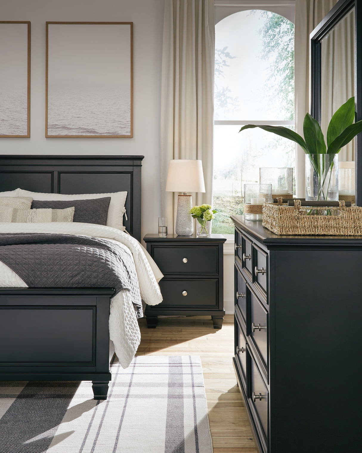 Lanolee California King Panel Bed with Mirrored Dresser and Nightstand in Black from Ashley - Luna Furniture