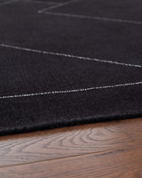 Marav Black/White Large Rug from Ashley Furniture - Luna Furniture