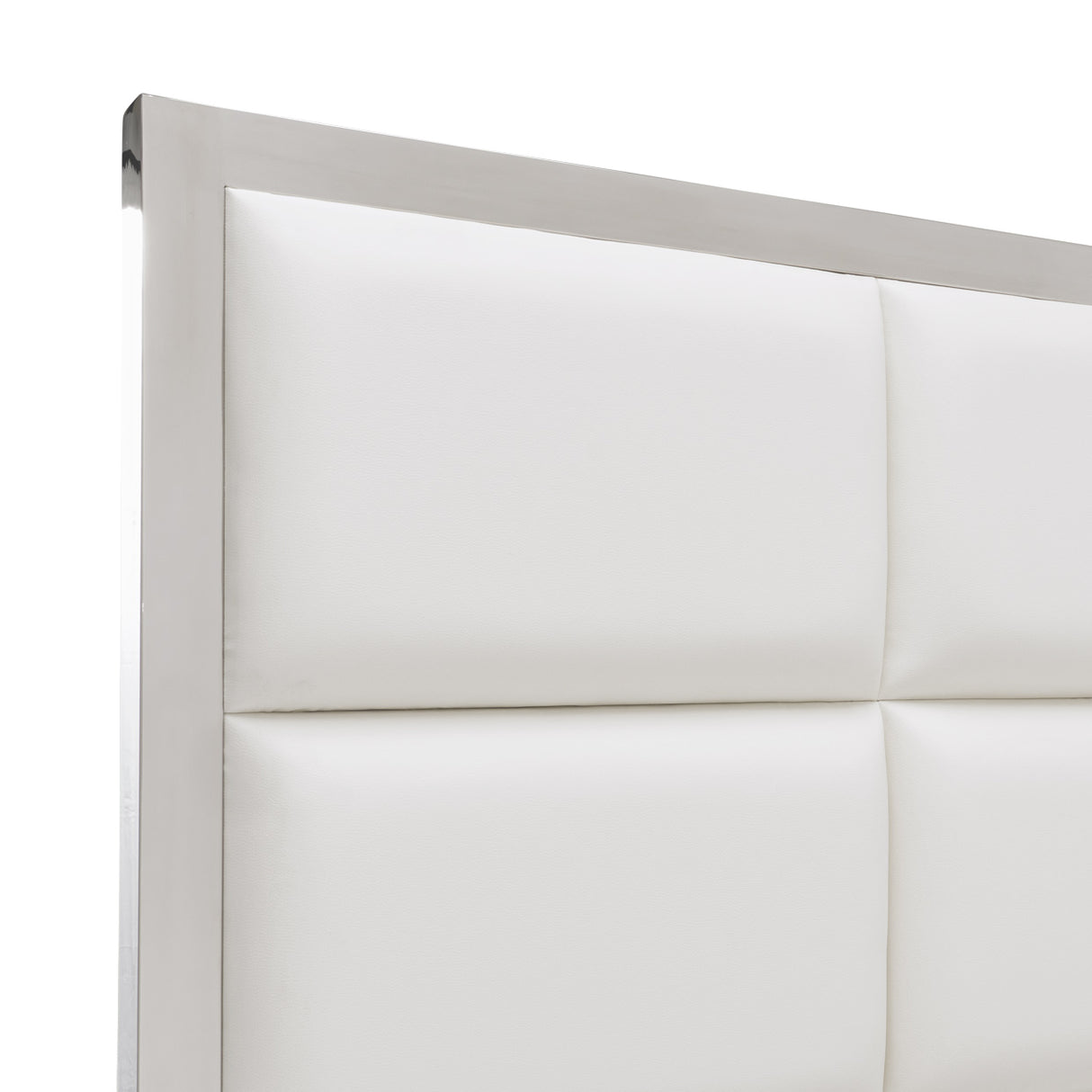 State St. Eastern King Short Metal Panel Bed (3 Pc) from Michael Amini - Luna Furniture