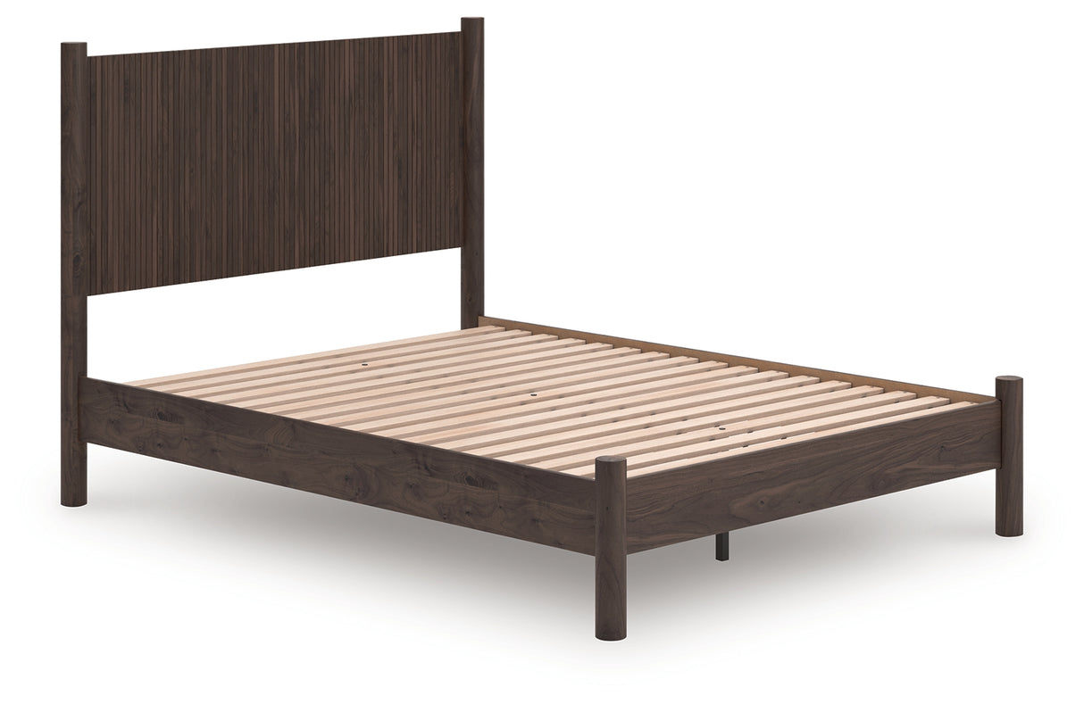 Pamytta Brown Queen Panel Platform Bed from Ashley Furniture - Luna Furniture