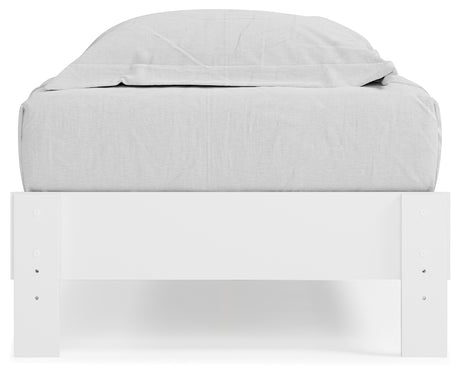 Piperton Twin Platform Bed with Dresser and 2 Nightstands in White from Ashley - Luna Furniture