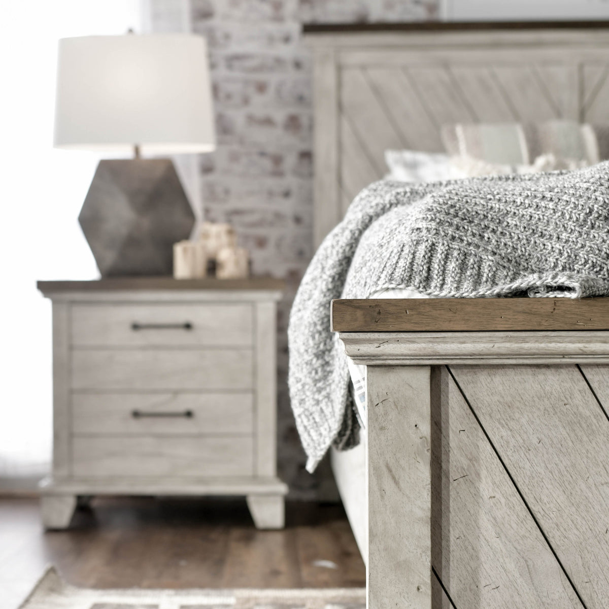 Bear Creek White King Bed from Steve Silver - Luna Furniture