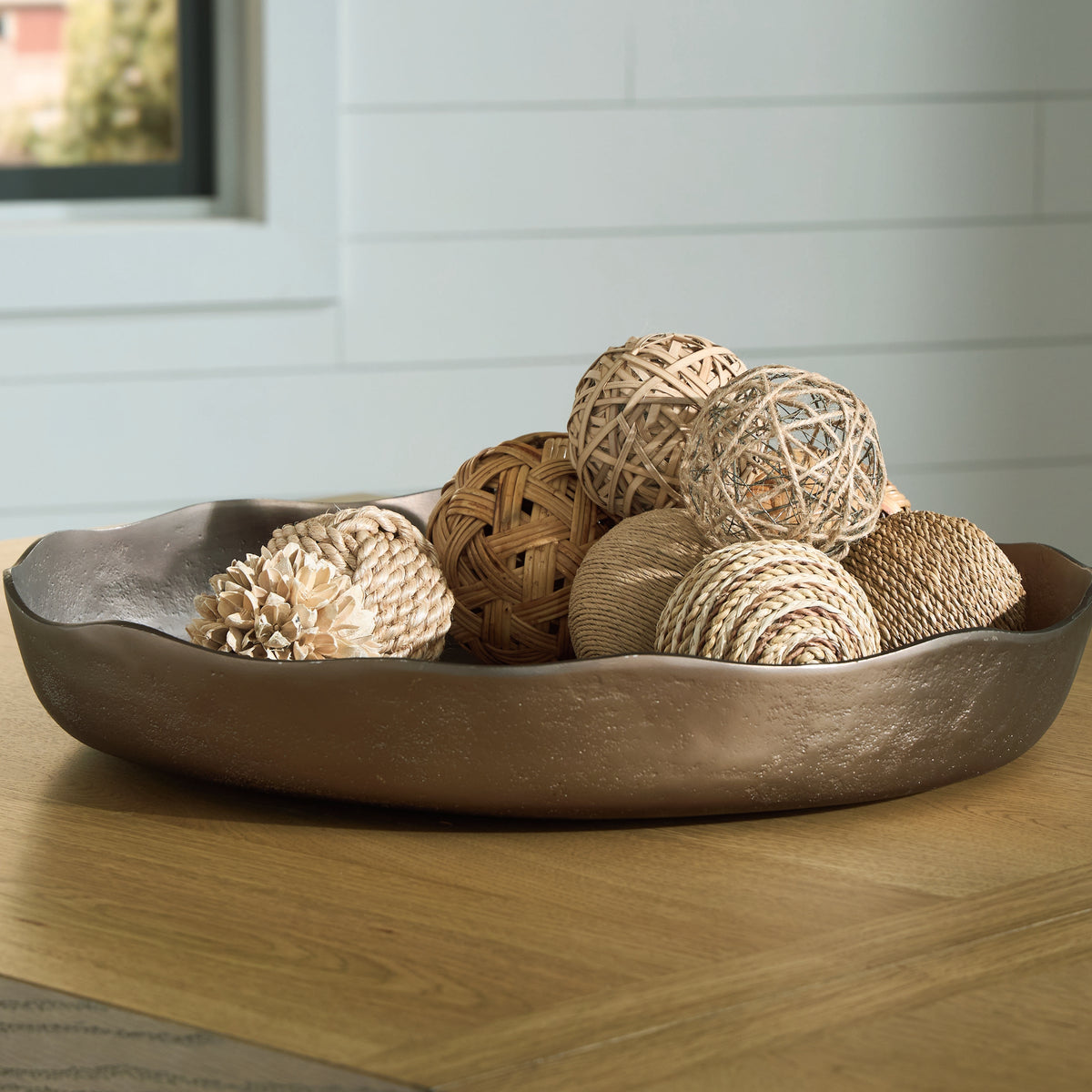 Wallmen Champagne Gold Finish Tray – Luna Furniture
