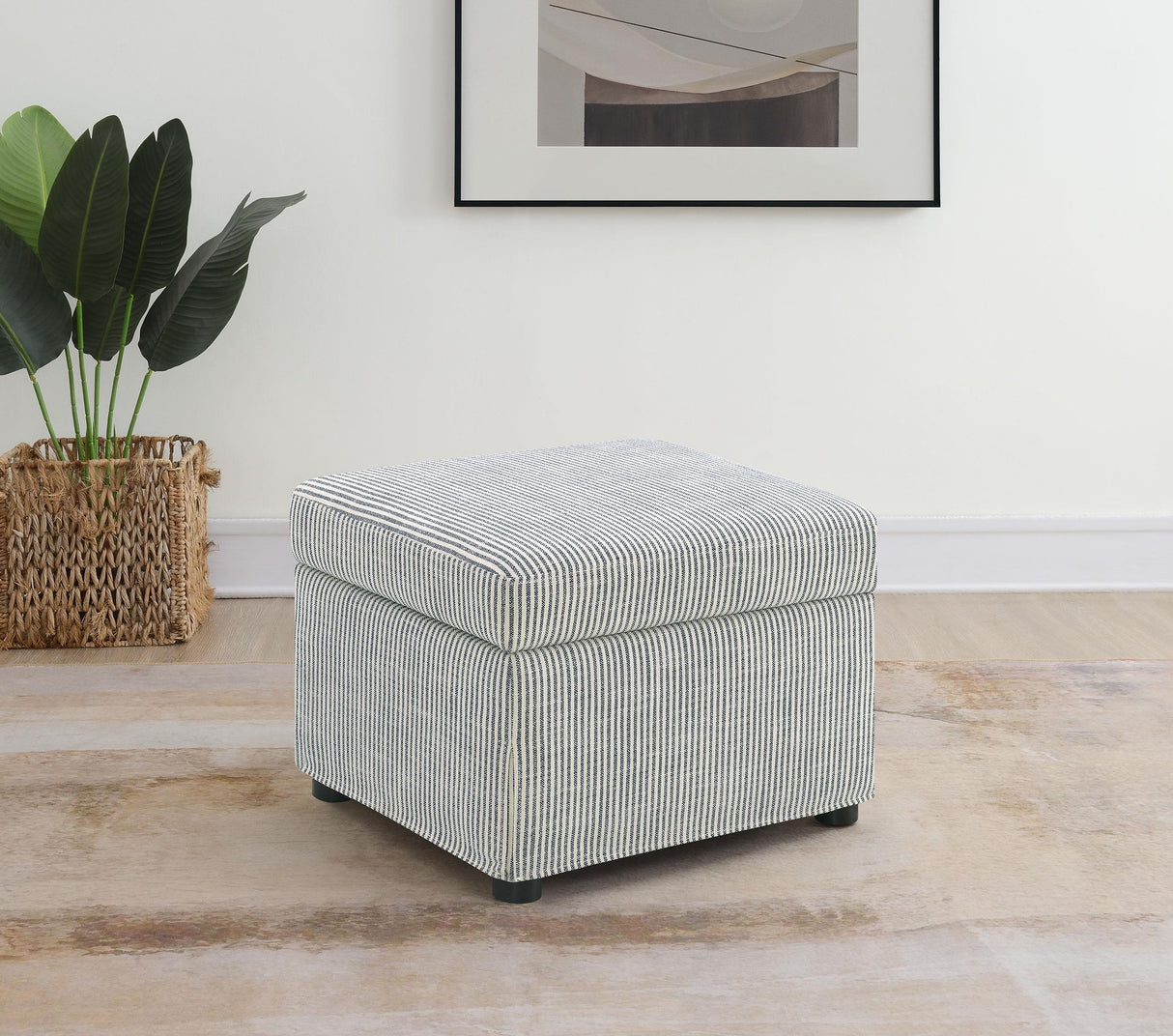 Winter Gray Upholstered Hydraulic Lift Top Storage Ottoman from Coaster - Luna Furniture