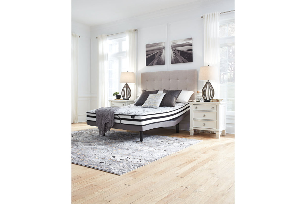 8 Inch Chime Innerspring White Queen Mattress in a Box from Ashley - Luna Furniture