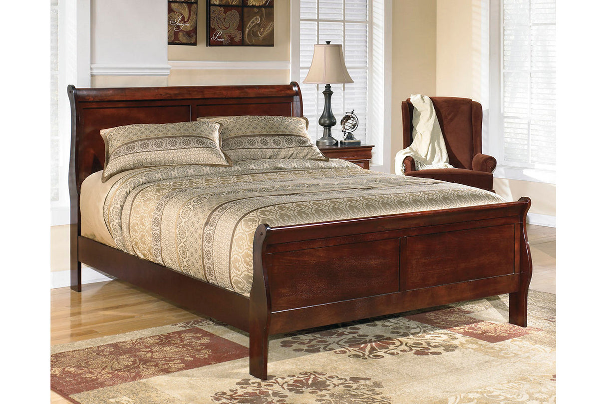 Alisdair Reddish Brown Queen Sleigh Bed from Ashley - Luna Furniture