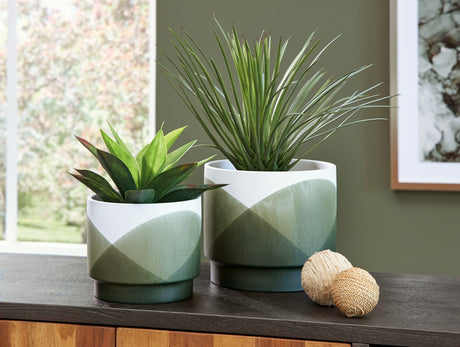 Ardenridge Green/White Planter from Ashley - Luna Furniture