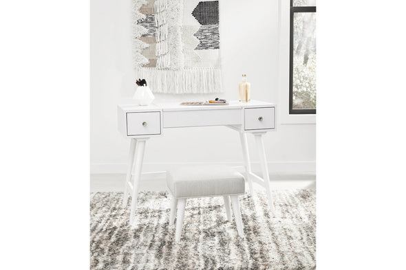 Thadamere White Vanity with Stool