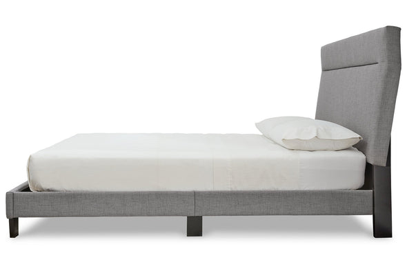 Adelloni Gray Queen Upholstered Bed