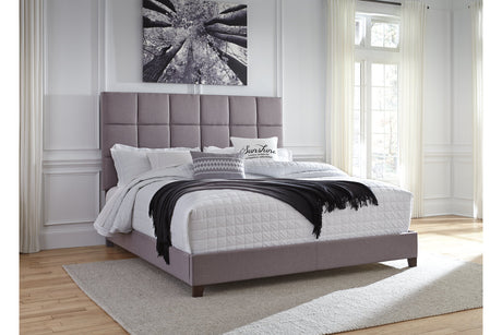 Dolante Gray King Upholstered Bed -  - Luna Furniture