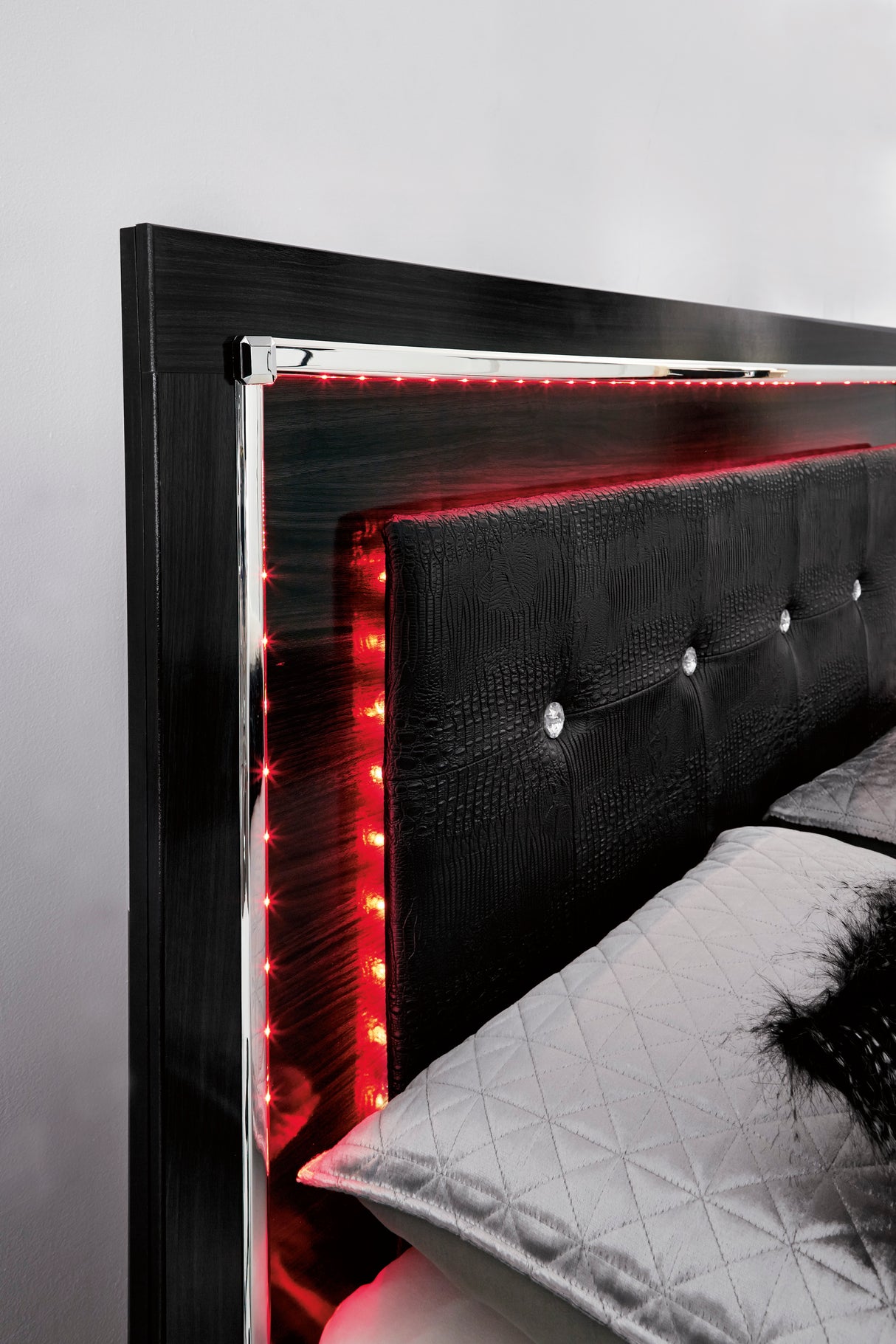 Kaydell Black LED Platform Bedroom Set - Luna Furniture