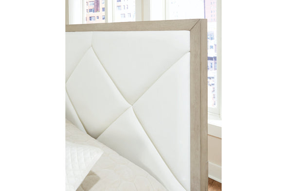 Wendora Bisque/White King Upholstered Bed