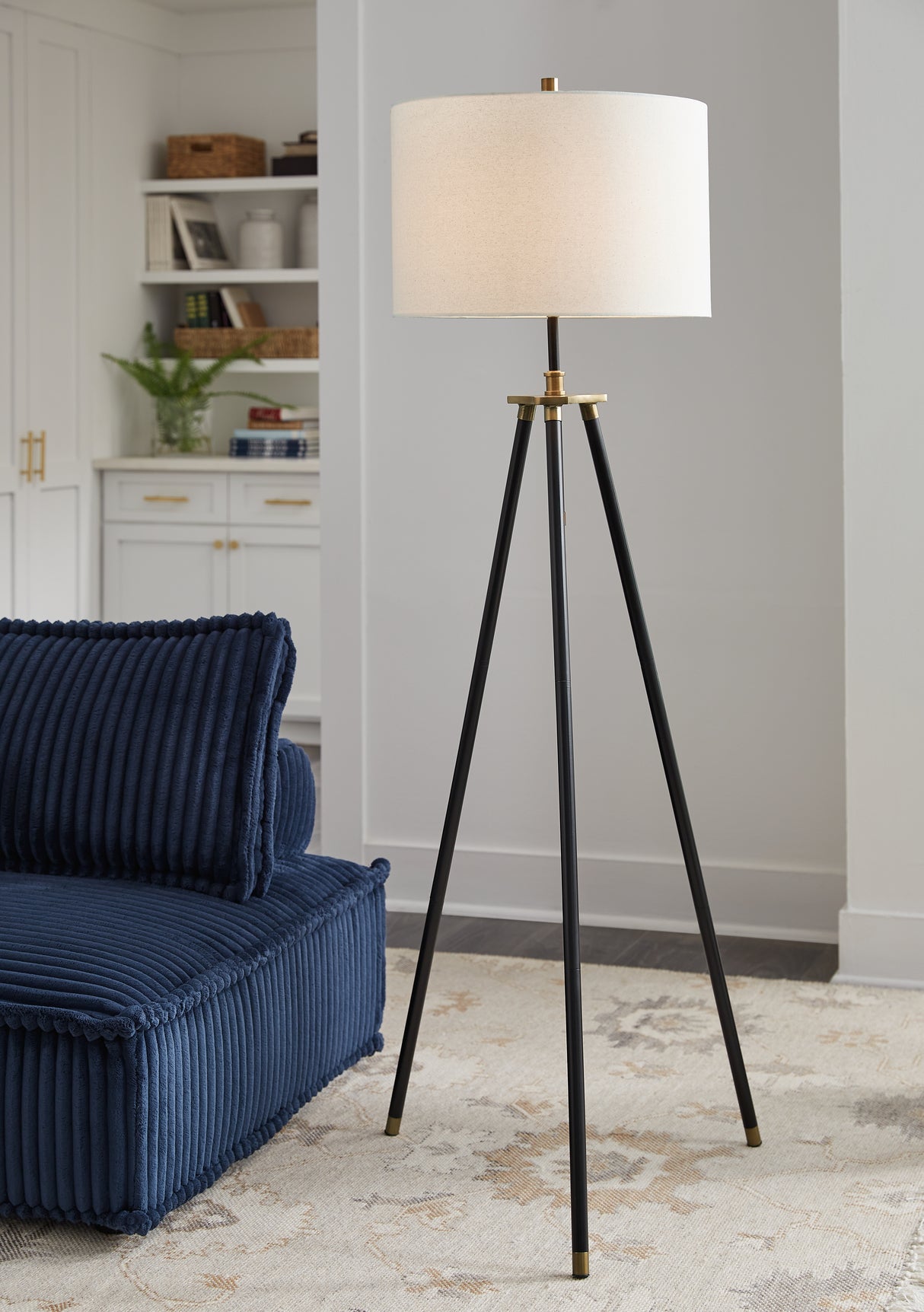 Cashner Black/Gold Finish Floor Lamp from Ashley - Luna Furniture