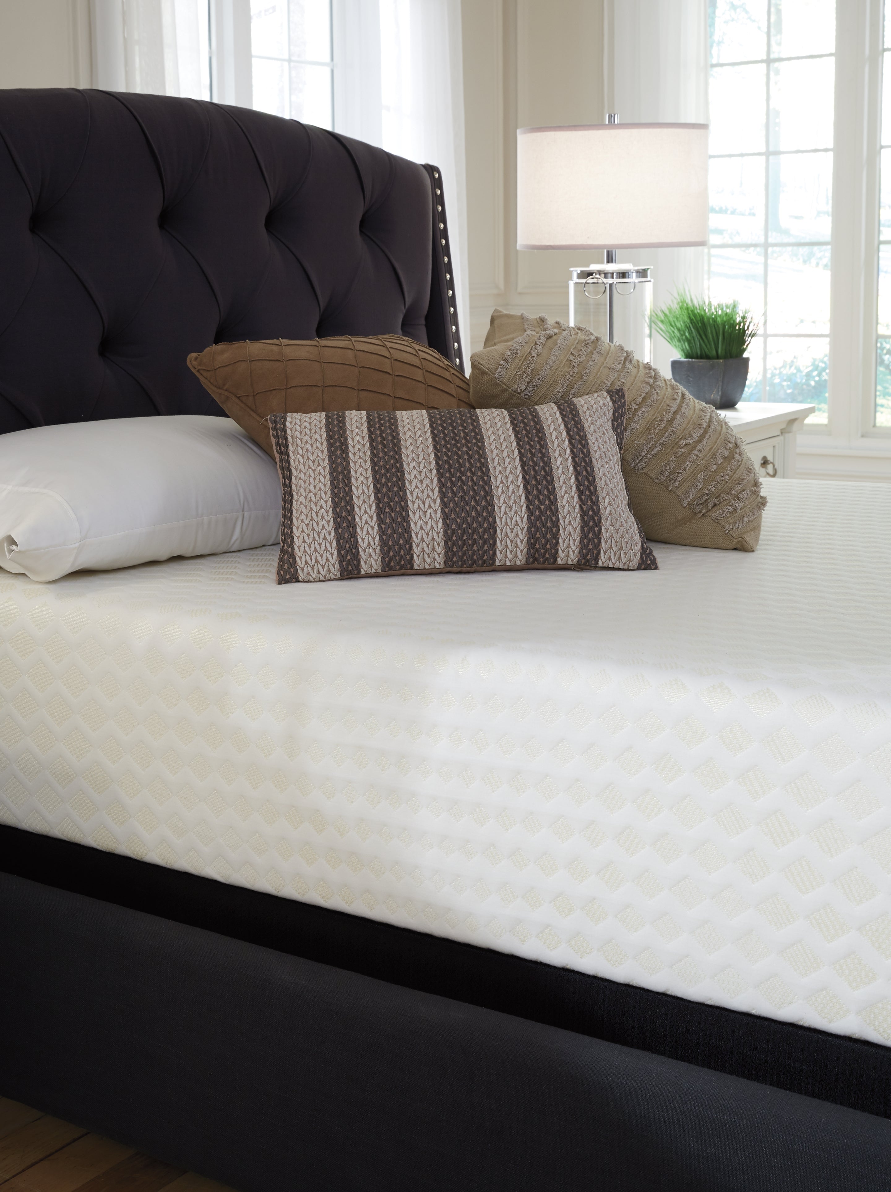 Ashley Chime 12 Inch Memory Foam White California King Mattress in