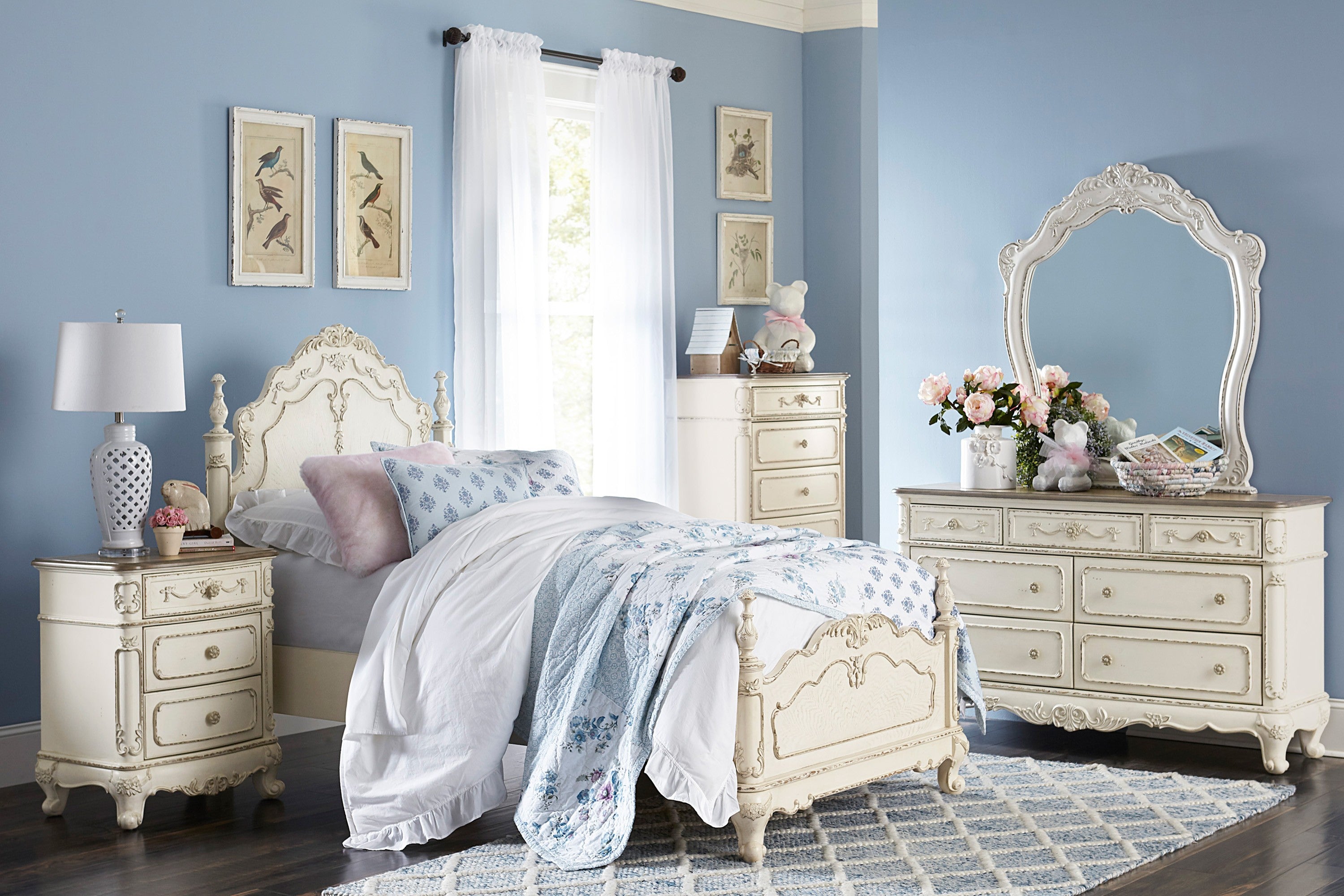 し*ー様 antique アンティーク ホワイトペイント スピンドルバック チェ Homelegance Cinderella Antique White Chest - Luna Furniture