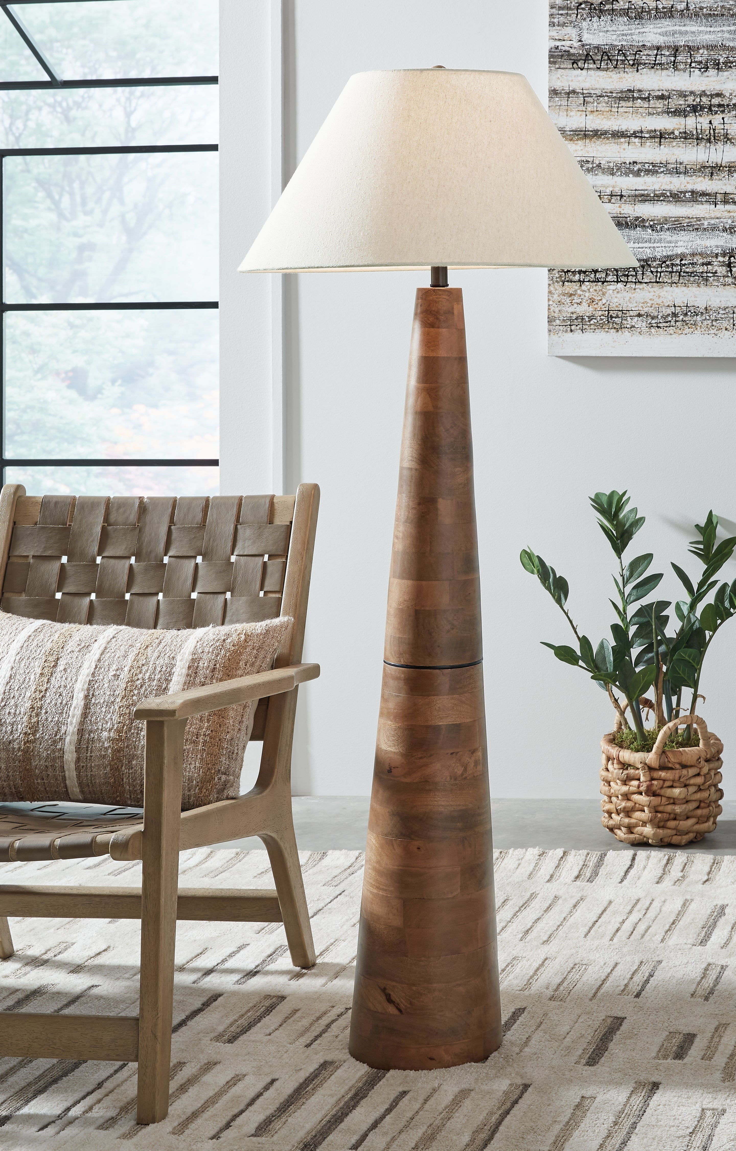 Danset Brown Floor Lamp - Luna Furniture