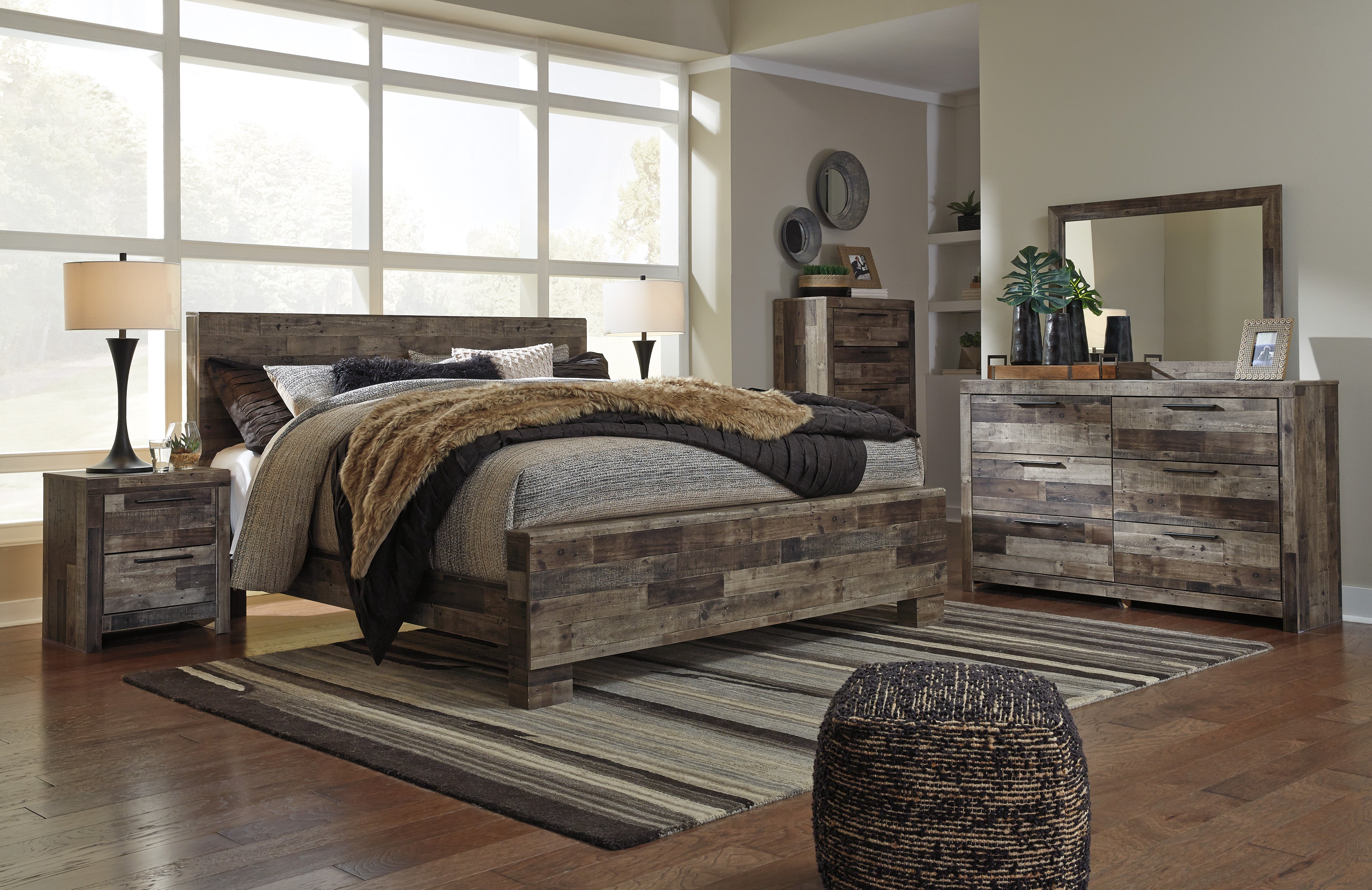 Derekson-Multi-Gray-Panel-