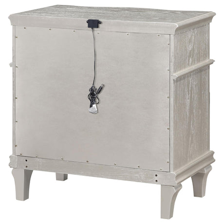 Evangeline Silver Oak 3-Drawer Nightstand from Coaster - Luna Furniture