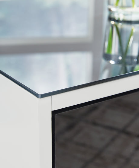 Gardoni White/Black End Table from Ashley - Luna Furniture