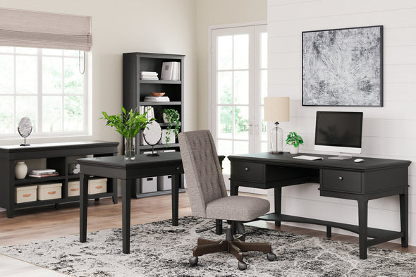 Beckincreek Black Home Office Small Leg Desk
