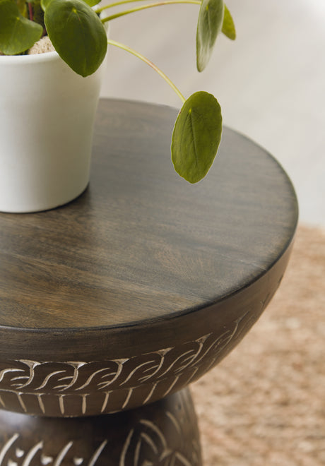 Hadcher Cream/Brown Accent Table from Ashley Furniture - Luna Furniture
