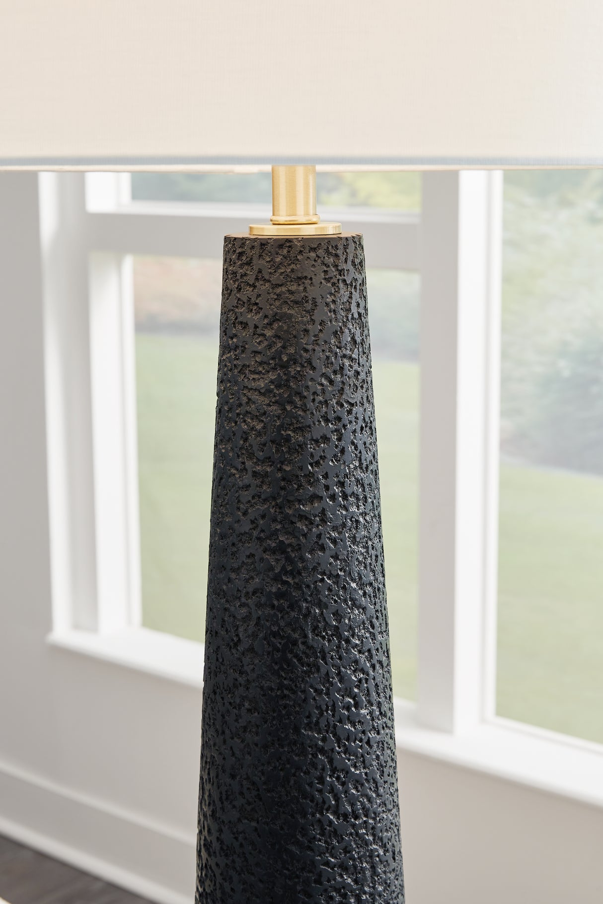 Hallburg Black Floor Lamp from Ashley - Luna Furniture