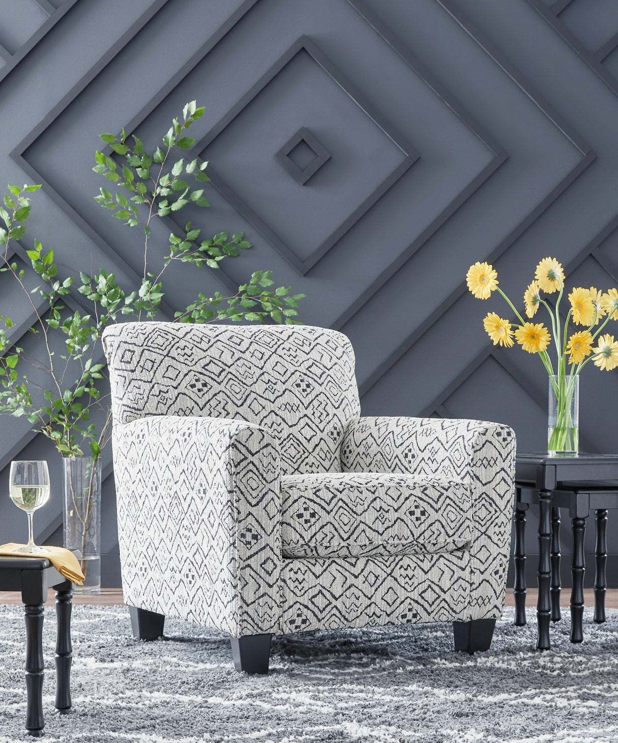 Hayesdale Black/Cream Accent Chair from Ashley - Luna Furniture