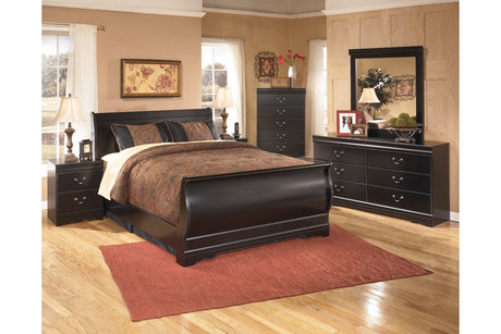 Huey Vineyard Black Chest of Drawers from Ashley - Luna Furniture