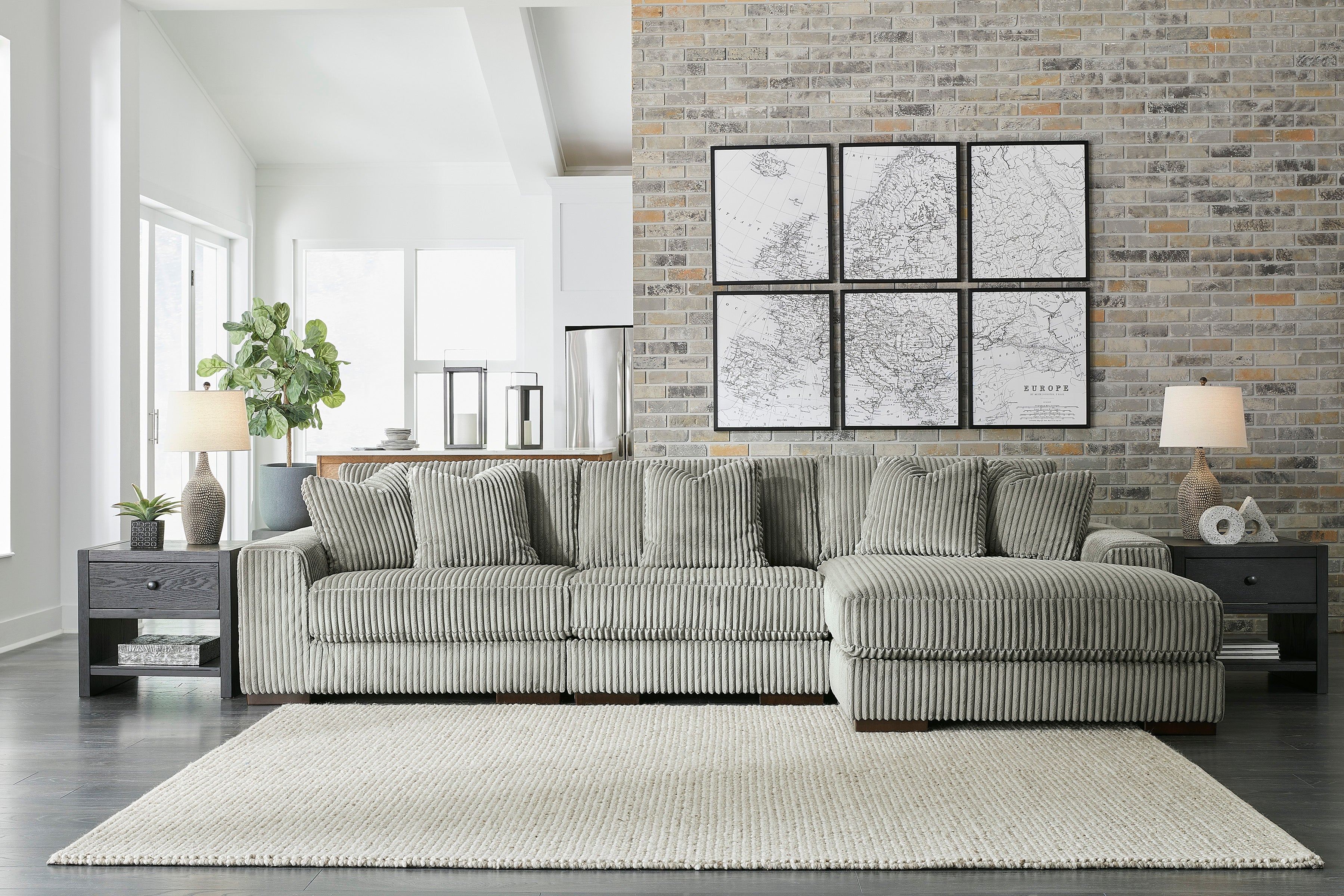 Lindyn Fog 3-Piece RAF Chaise Sectional – Luna Furniture