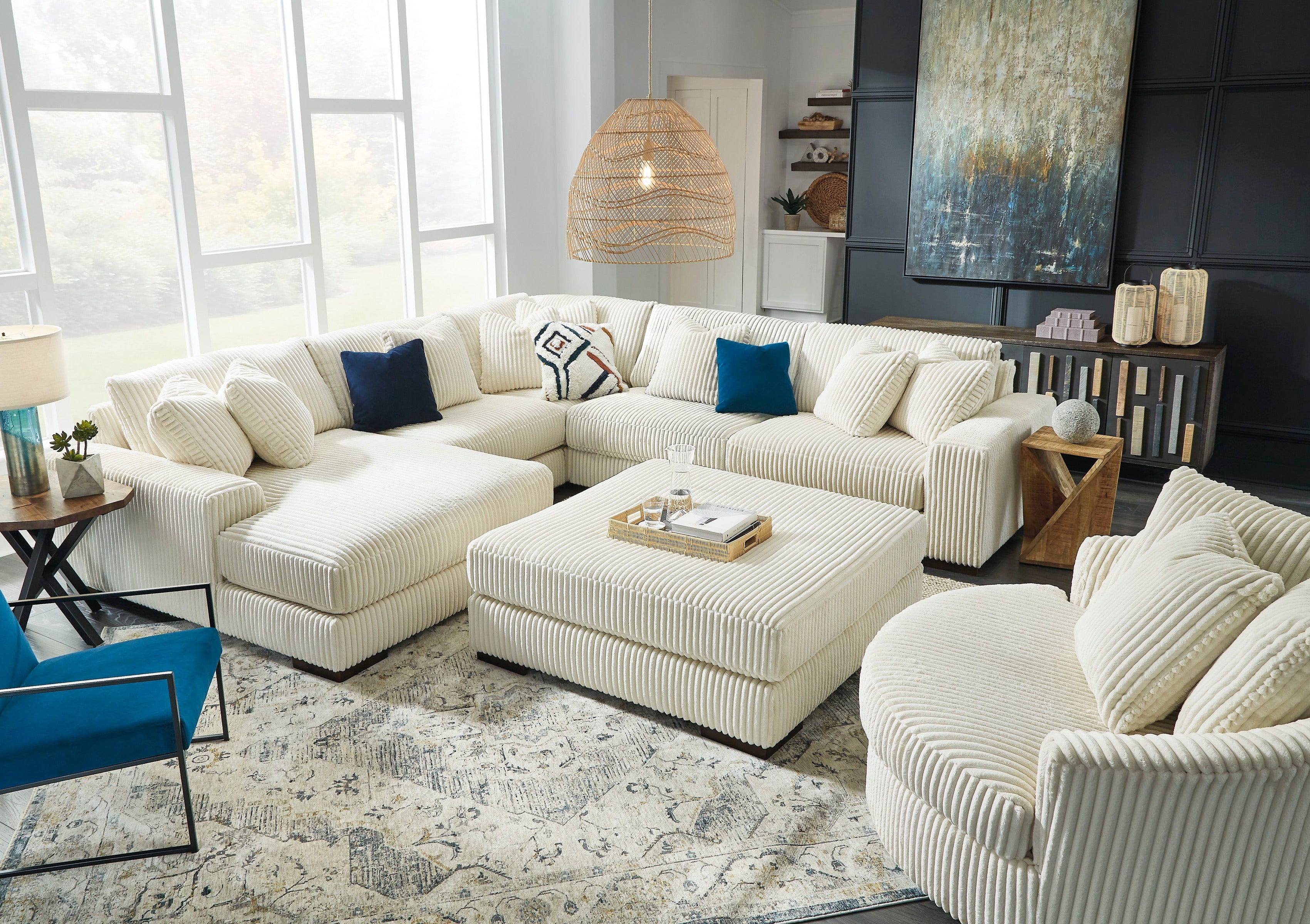 Lindyn Ivory 5-Piece LAF Chaise Sectional – Luna Furniture