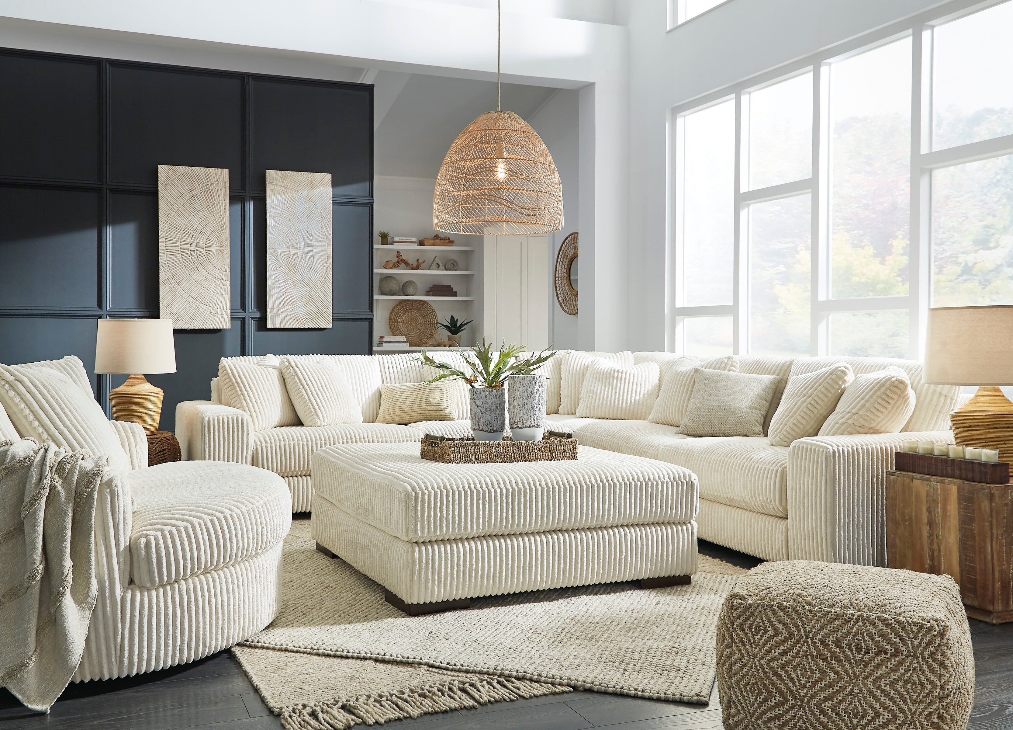 Lindyn Ivory 5-Piece Sectional – Luna Furniture