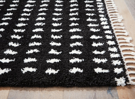 Minston Black/White 5' x 7' Rug from Ashley Furniture - Luna Furniture