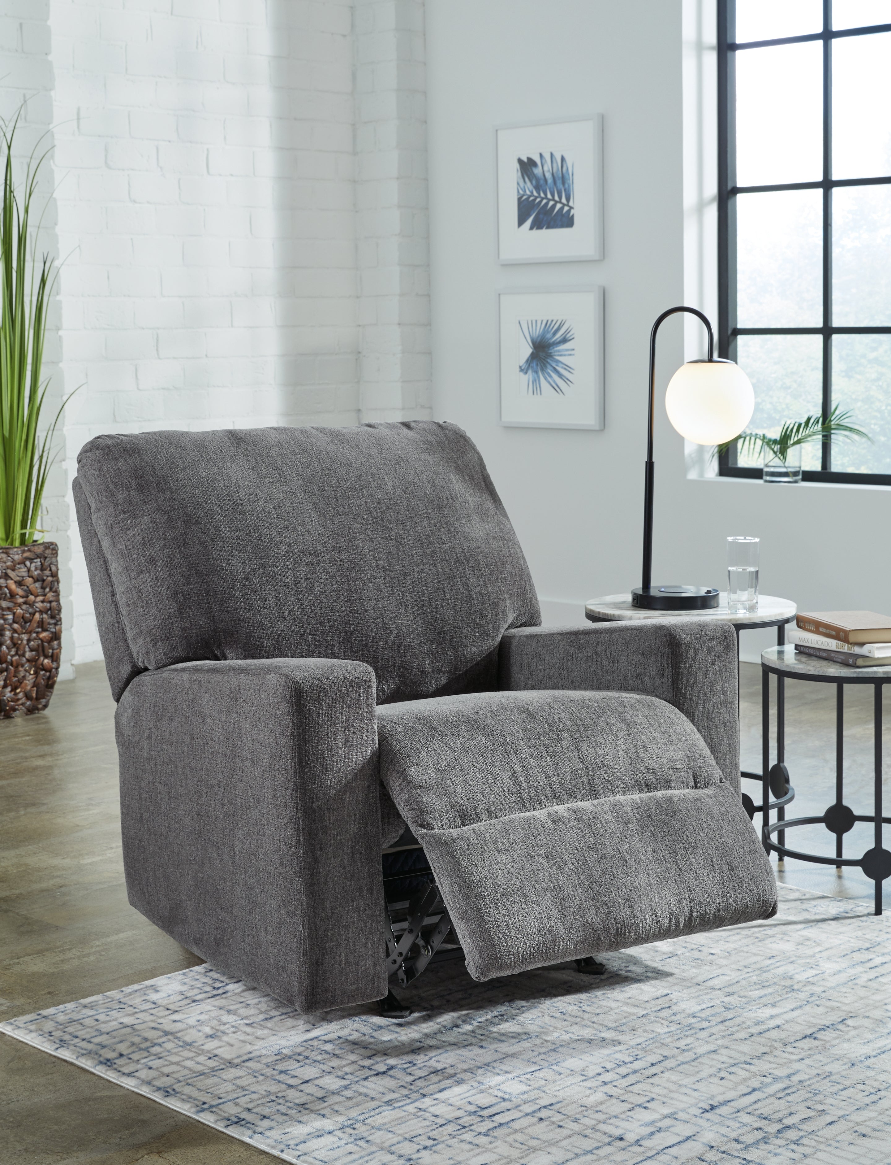 Rannis Pewter Recliner - Luna Furniture