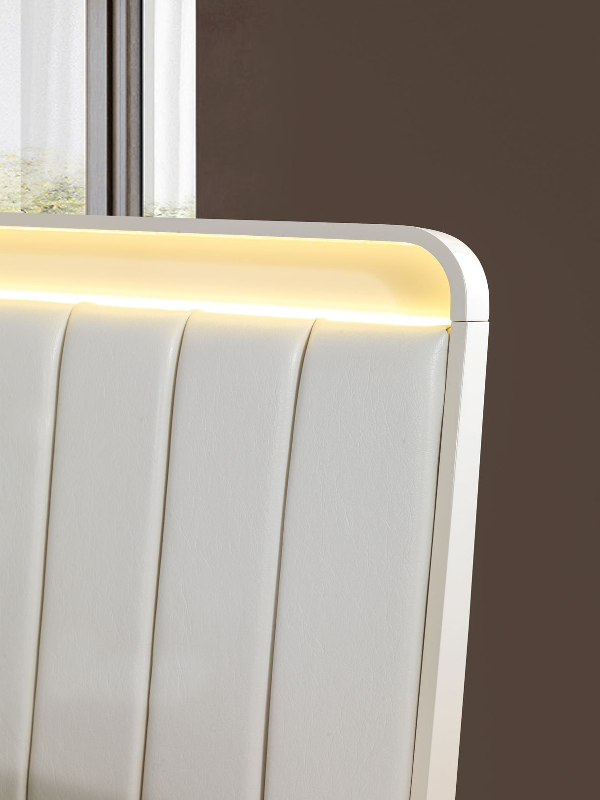 Viola Cream High Gloss Lacquer 4-Piece Queen Bedroom Set from Nova Furniture - Luna Furniture