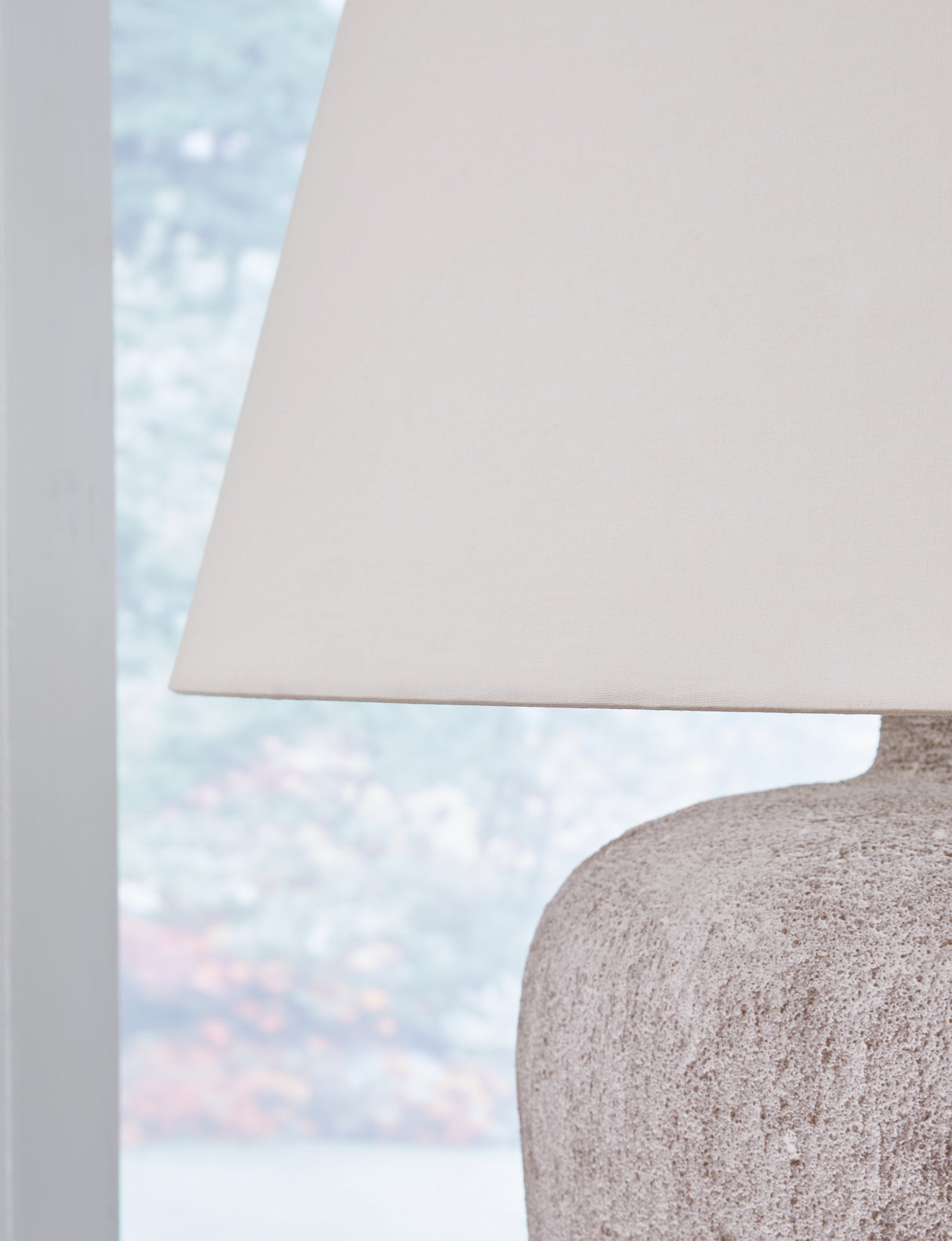 Danry Distressed Cream Table Lamp - L207454 - Luna Furniture
