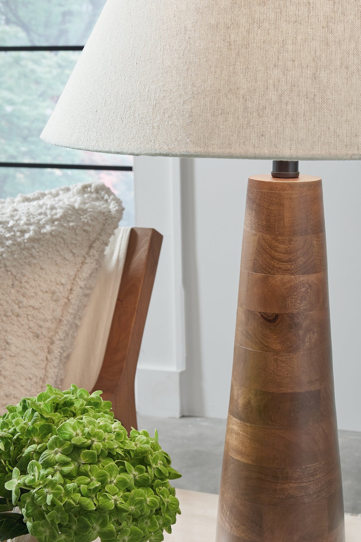 Danset Brown Table Lamp - L329104 - Luna Furniture
