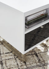Gardoni White/Black Chairside End Table from Ashley - Luna Furniture