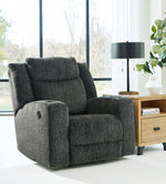 Martinglenn Ebony Recliner - 4650425 - Luna Furniture